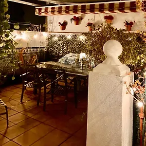 Maravilloso Centrico De 70m2, Jardin Propio 40m2 Con Piscina Ninos Y Parking Opcional Apartamento